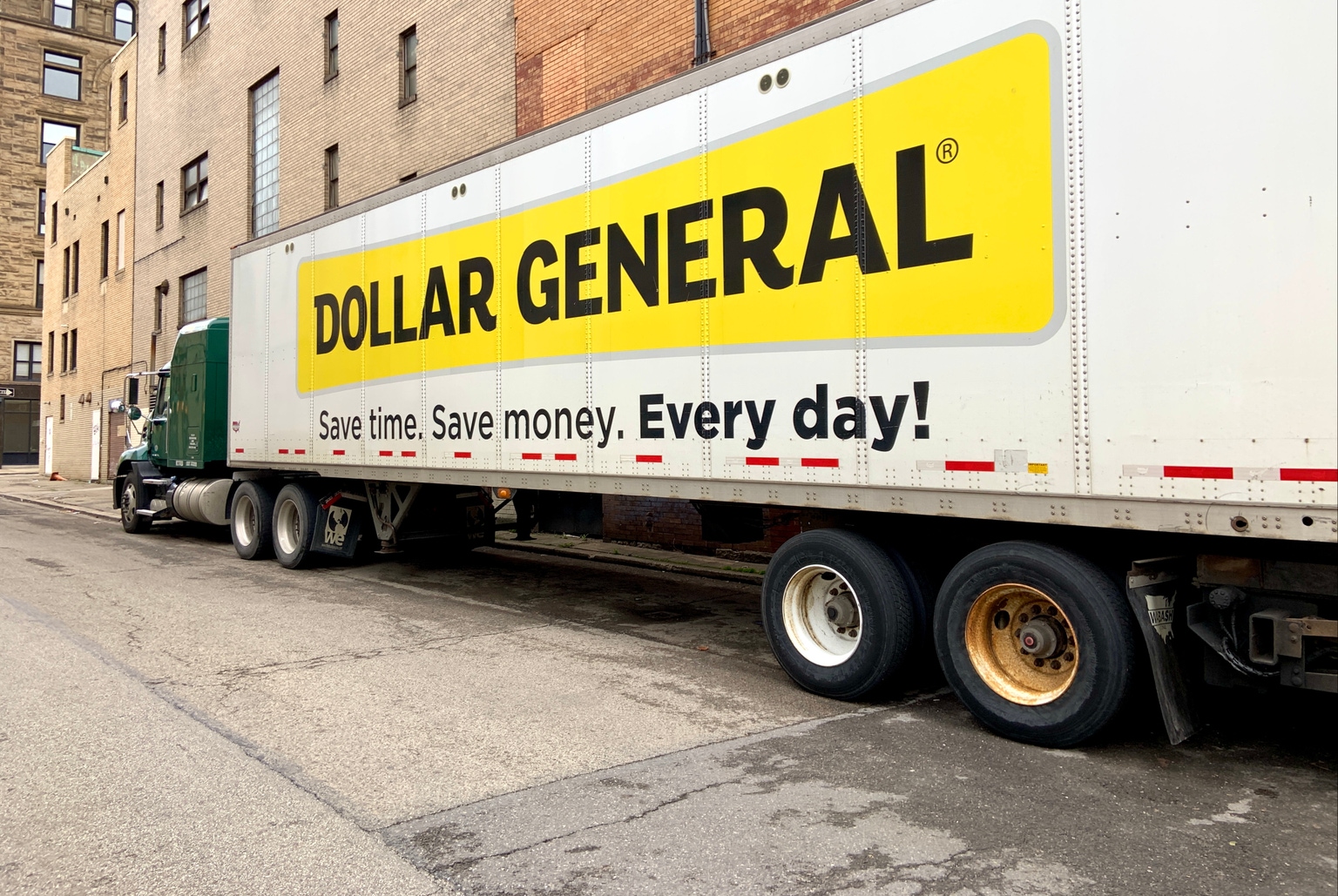 Dollar General drops as FTC, states challenge retailer’s pricing