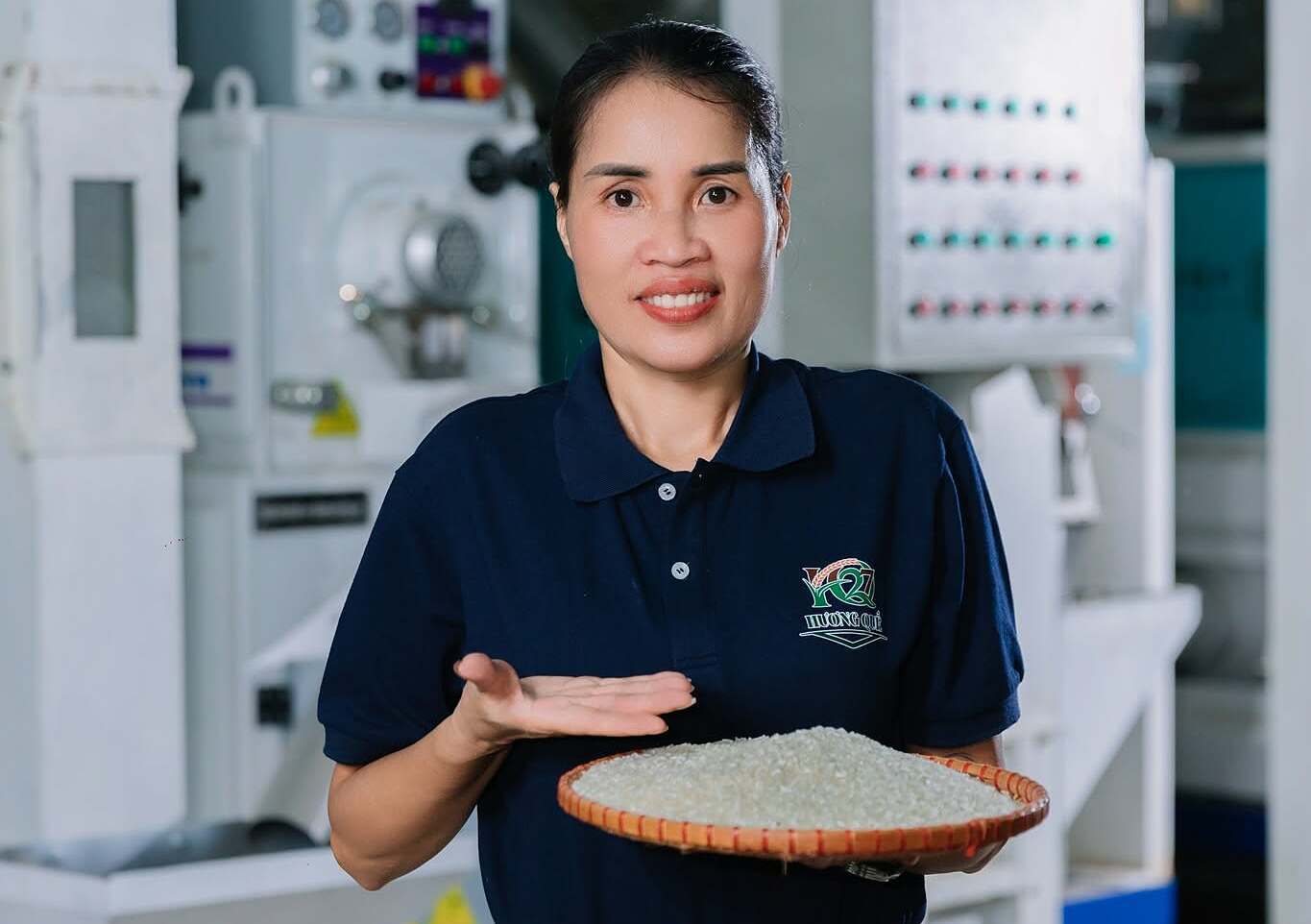 Từ làm thuê đến cơ nghiệp gạo Séng Cù