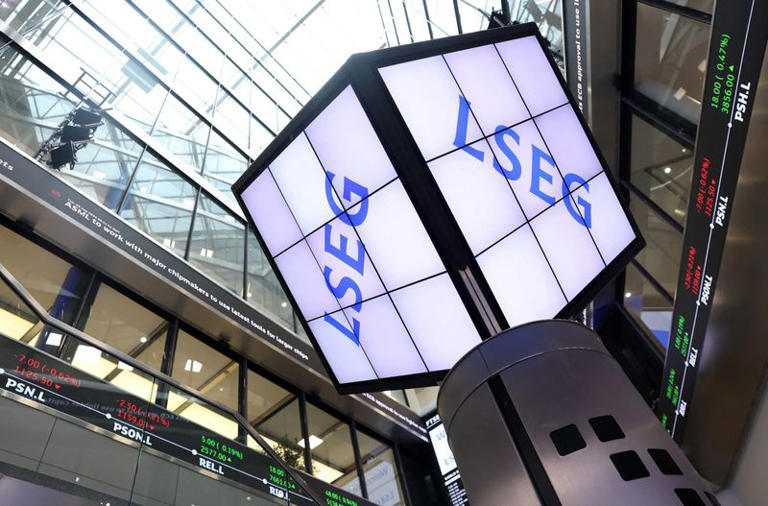 World stocks gain ahead of 'formidable' week for risk; oil prices fall