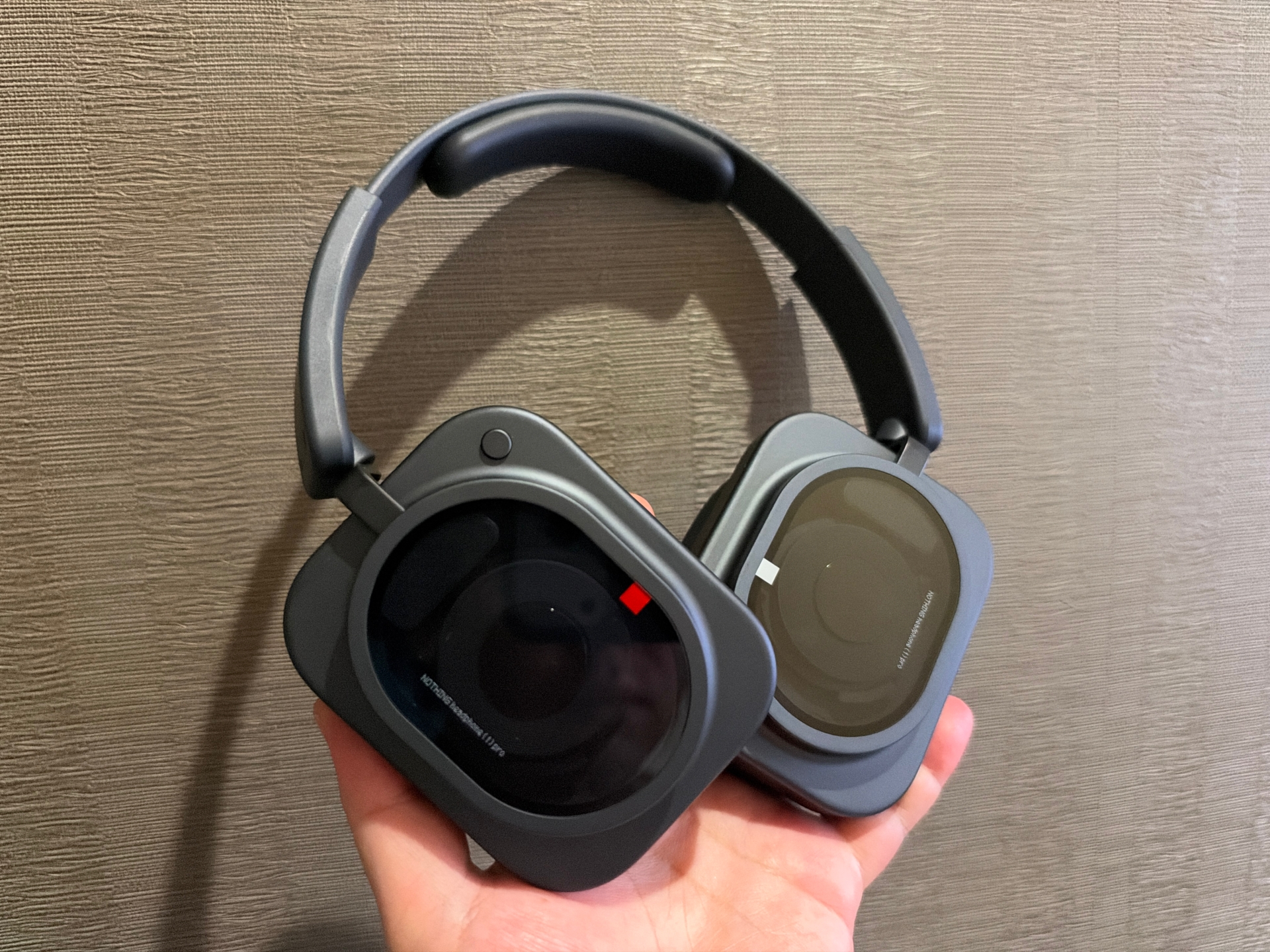 [本日の一品]忠実な原音再生とトリプルドライバーが魅力、Nothing Headphone (1) Pro