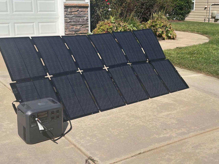 I tested Bluetti's Sora 500, and it recharged my 2,000Wh power station ...
