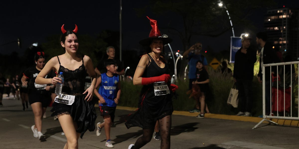 Streghe, fantasmi e scarpe da running: le corse di Halloween in Italia