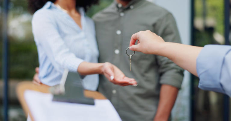 Couple give mother-in-law key to their house, stunned by what they realize