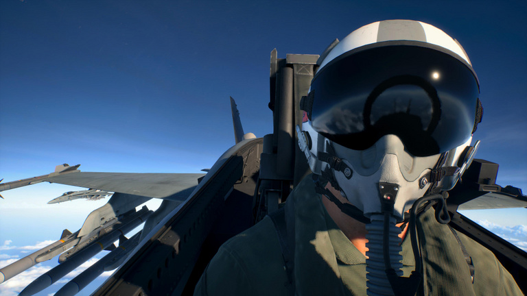 Hét év várakozás után visszatért a legendás sorozat, Top Gun ...