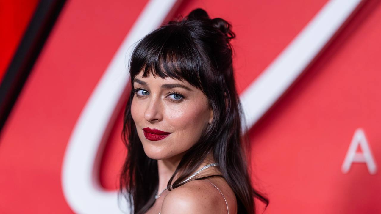 Dakota Johnson's interesting comment about dating musicians as she ...