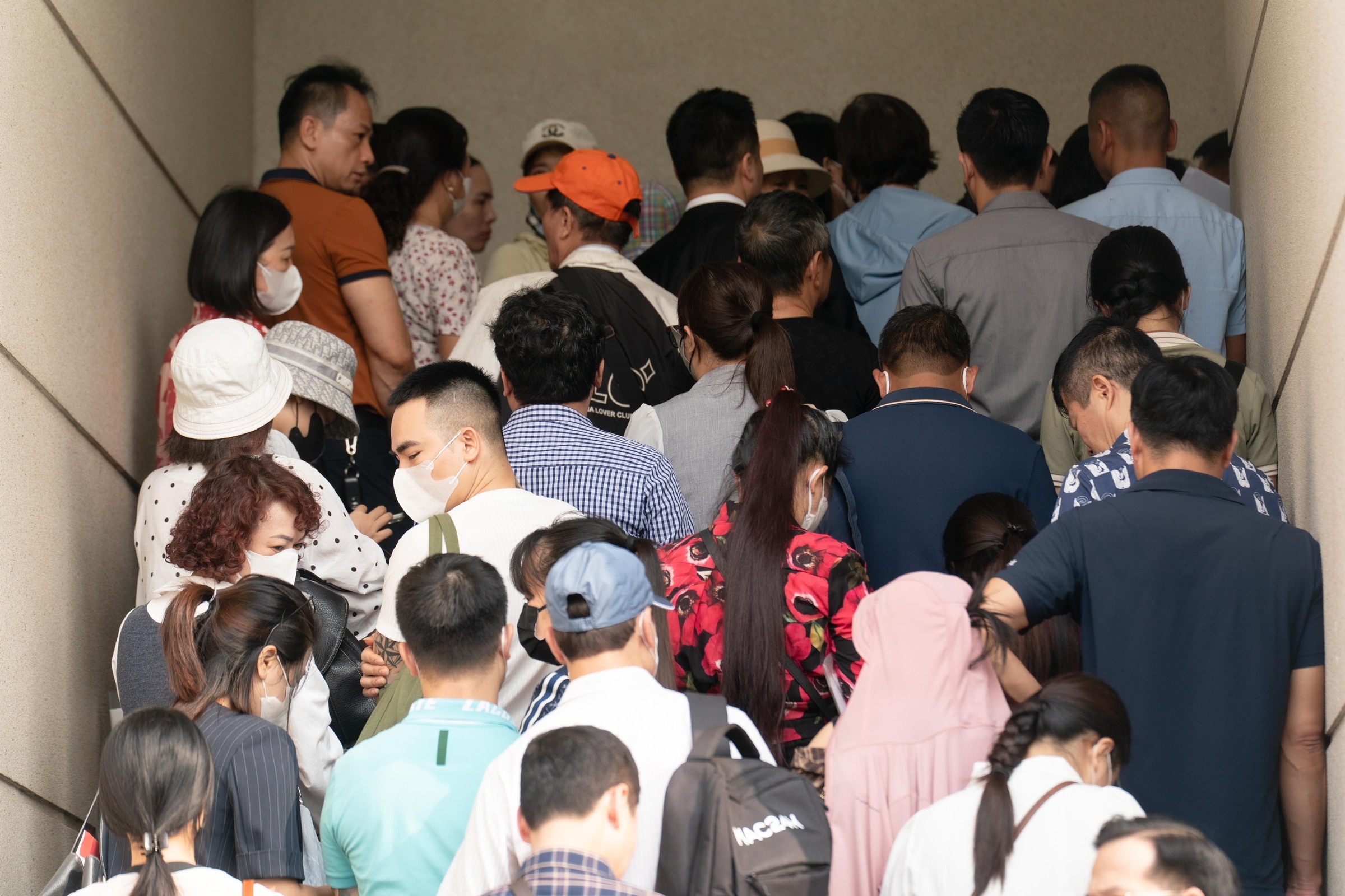 Lời kể của bị hại giấu vợ mang sổ tiết kiệm, vay nóng để nạp tiền vào sàn của Mr Pips