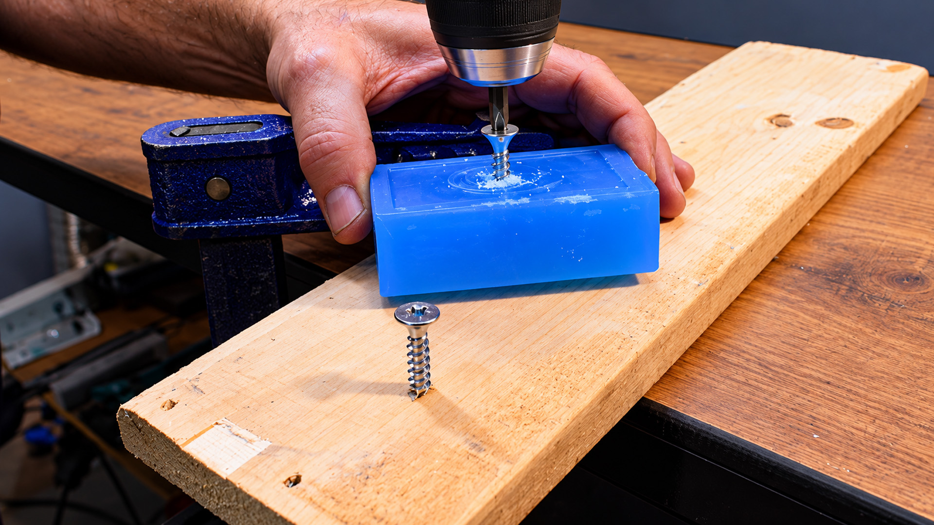 3 practical carpentry techniques to drive screws and hide wood fasteners