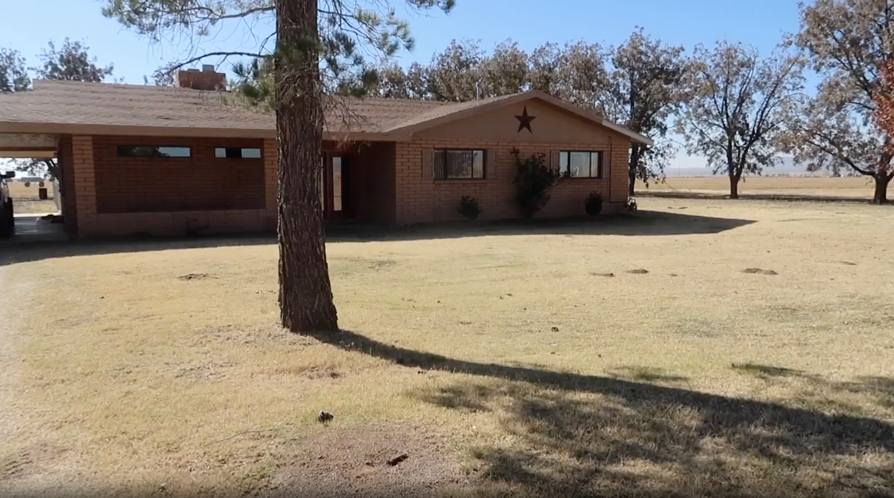 Empty house tour 🏠 emotional saying goodbye to our home