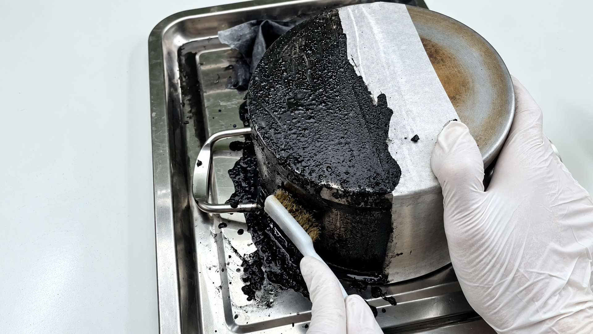 Testing Coca-Cola, baking soda and battery powder for rust removal
