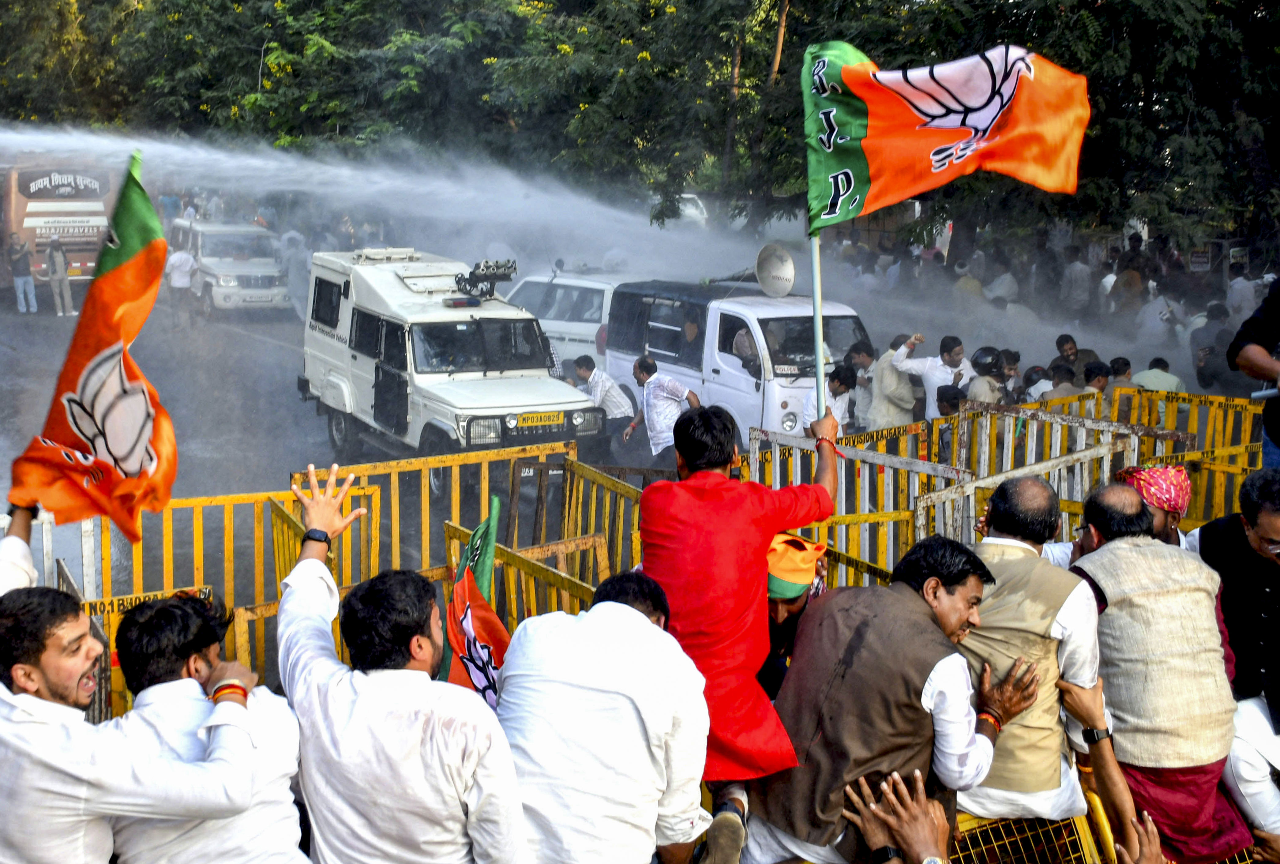 BJP, Cong workers clash during protest over Kharge's remark in Bhopal ...