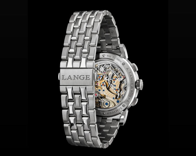 This grail German watch brand brings back a coveted feature from the ’90s