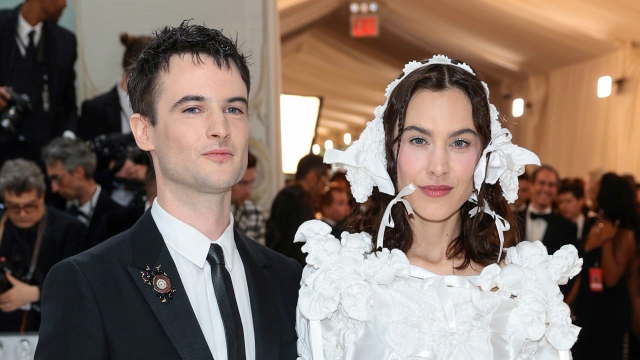 Alexa Chung finally confirms engagement to Tom Sturridge after 3 years ...