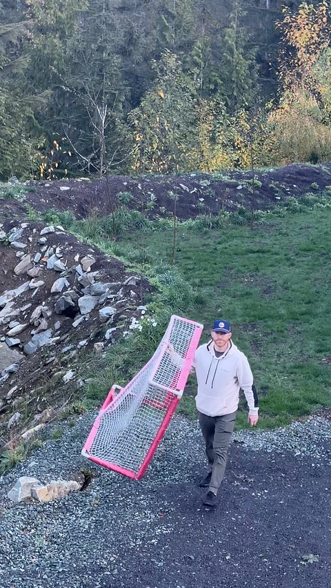 Man uses hockey goal to scare away bear in Canada