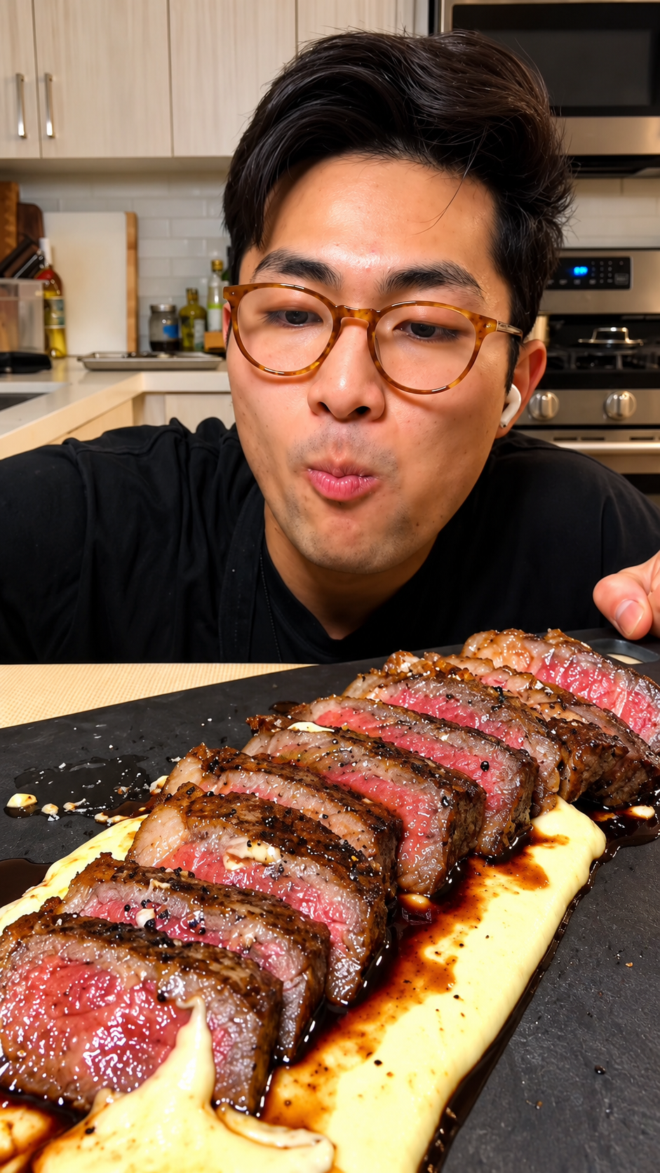 How to make wagyu steak with pomme purée and bordelaise sauce