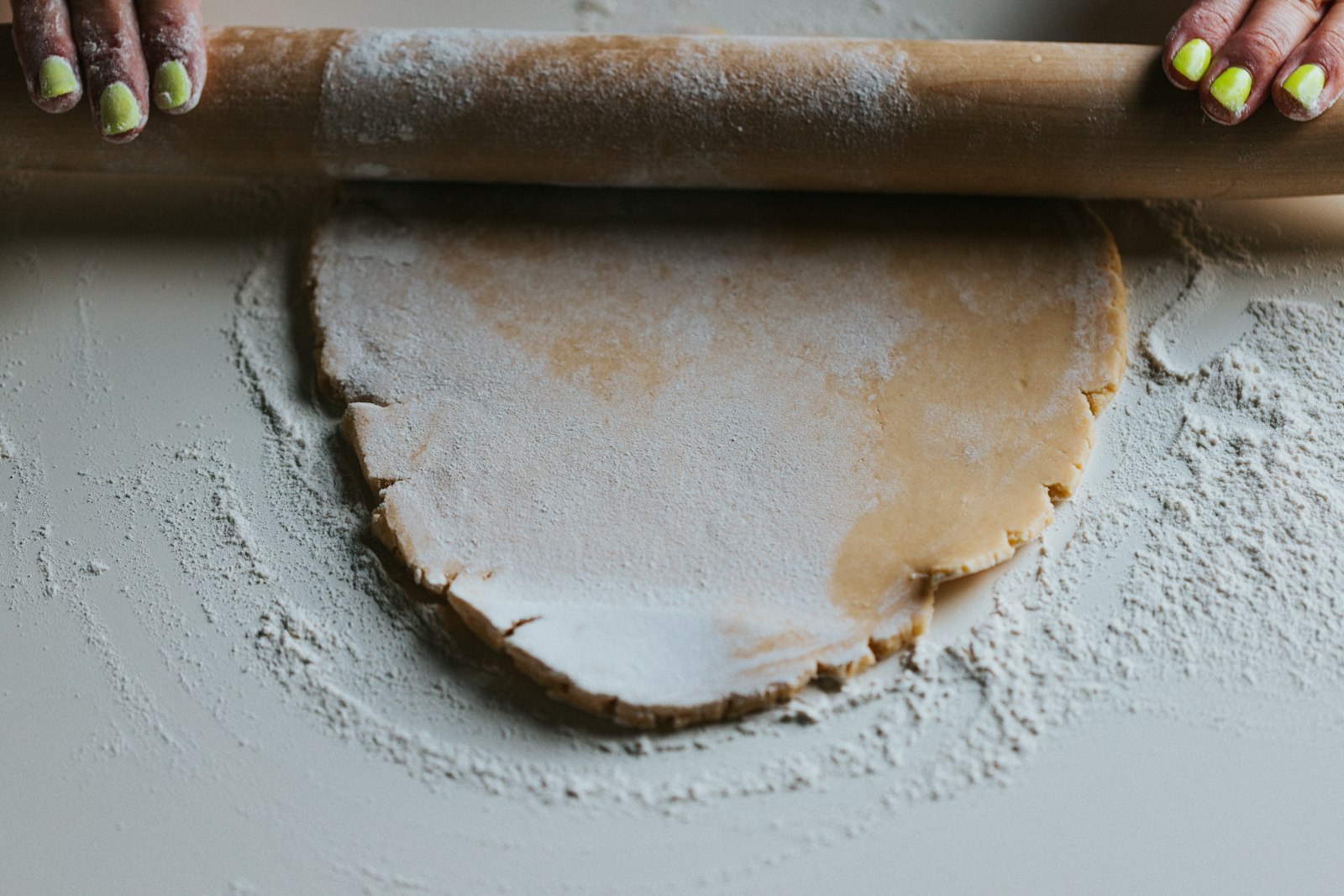 Christmas baking hacks: 17 little tricks that fix spreading cookies ...