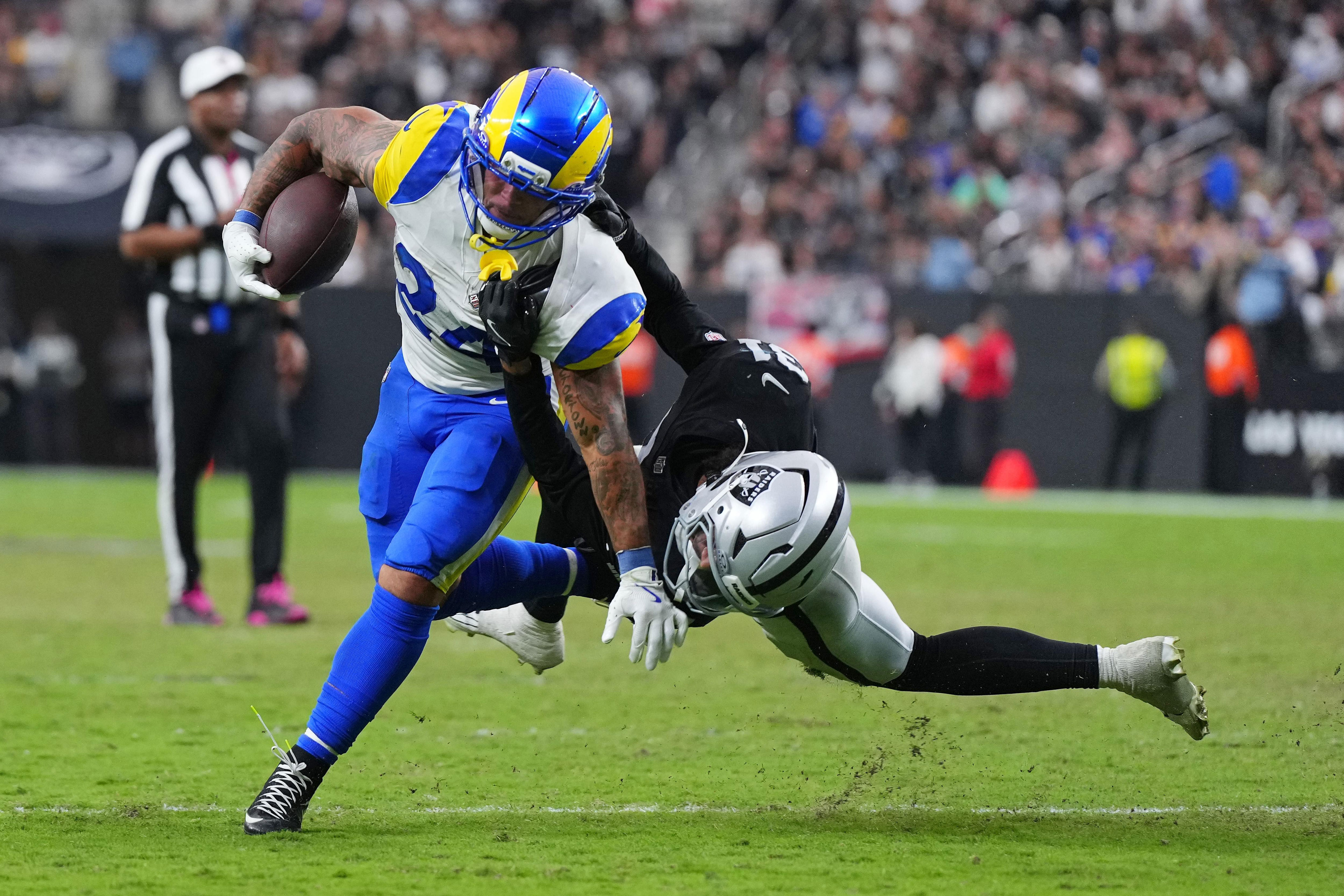 Raiders’ rancid start gives way to a battering by Rams in 35-21 loss