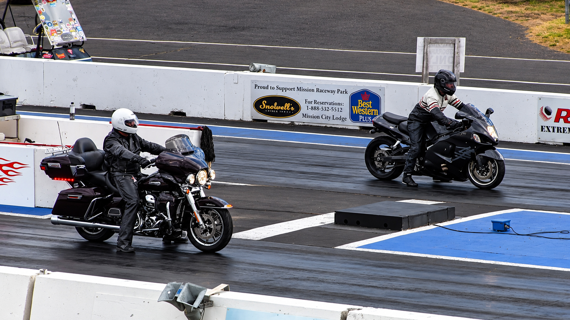 Watch a 1,340cc Suzuki Hayabusa hit 161 mph against a 900-lb Harley bagger