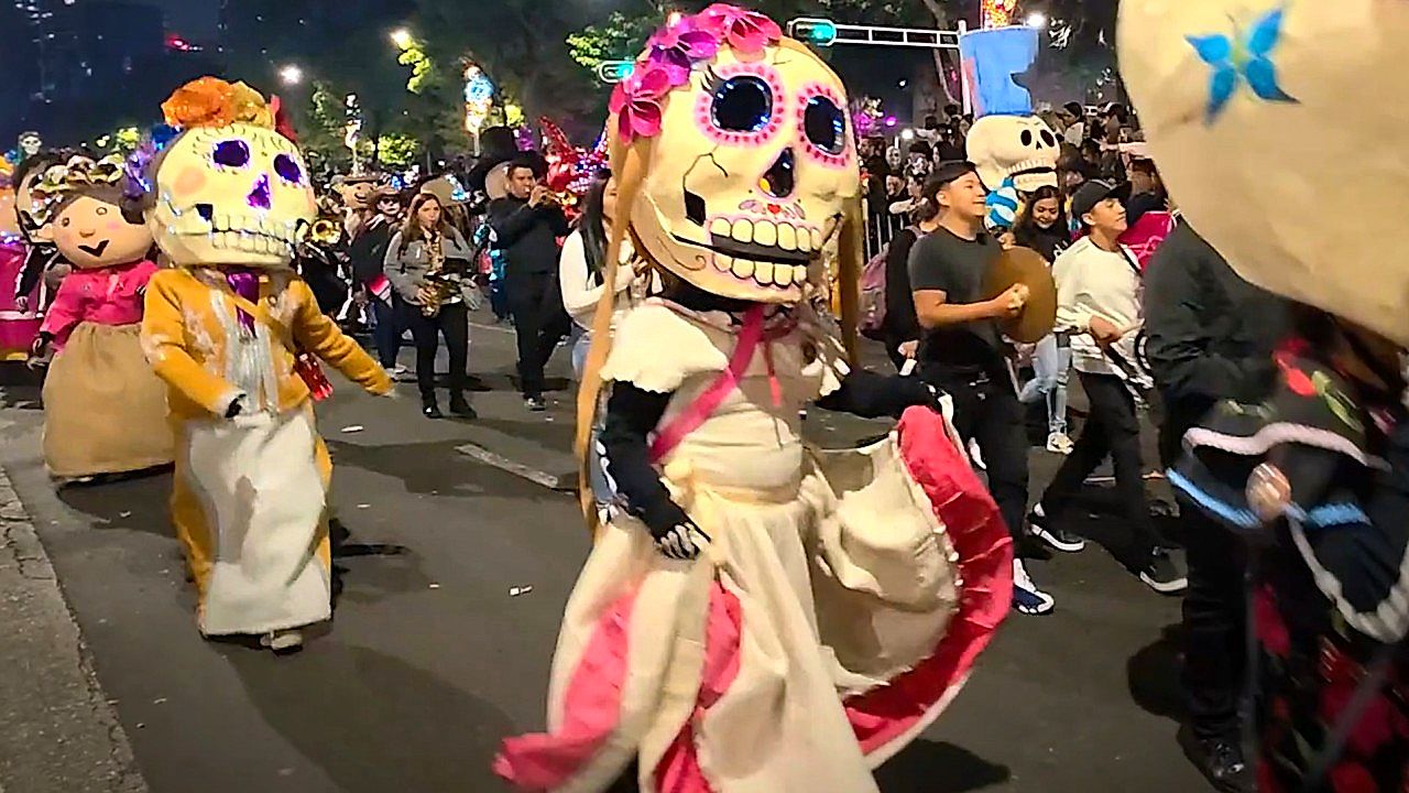Thousands fill Mexico City streets for spectacular Day of the Dead ...