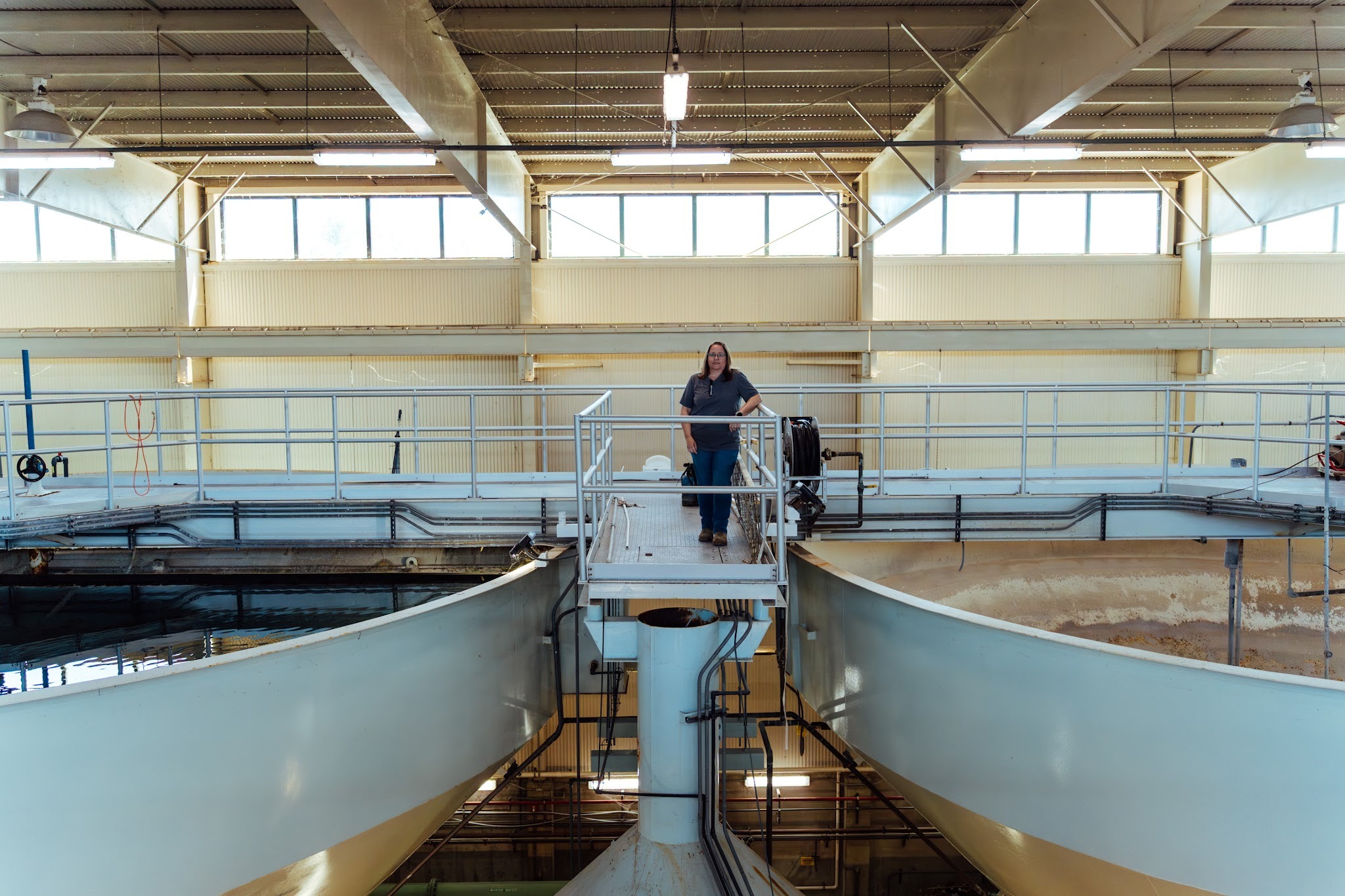 In rural Illinois, solar powered ultrasound helps kill toxic algal blooms