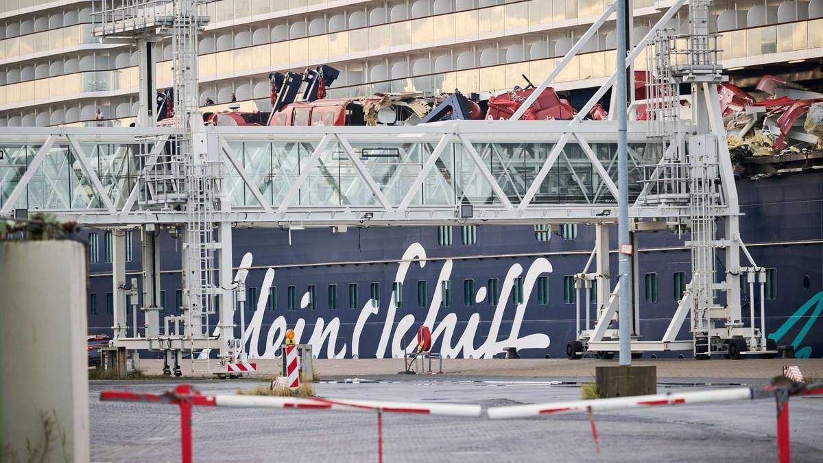 Havarie der „Mein Schiff 3“: Wie ein Ablegemanöver bei Sturm abläuft ...