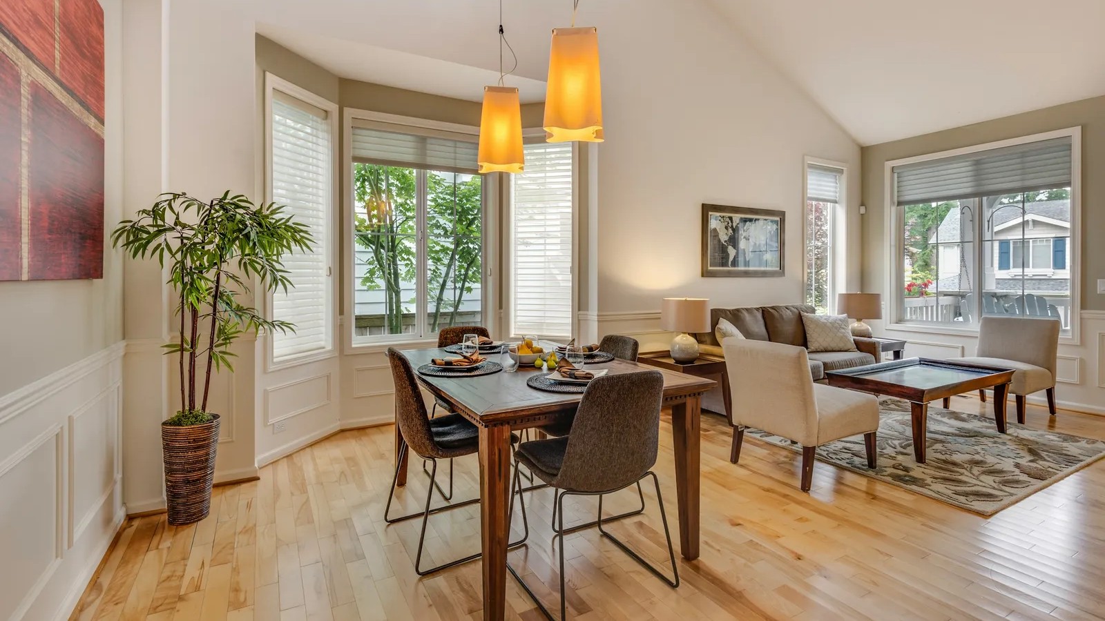 Why real estate agents recommend neutral decor when staging a home