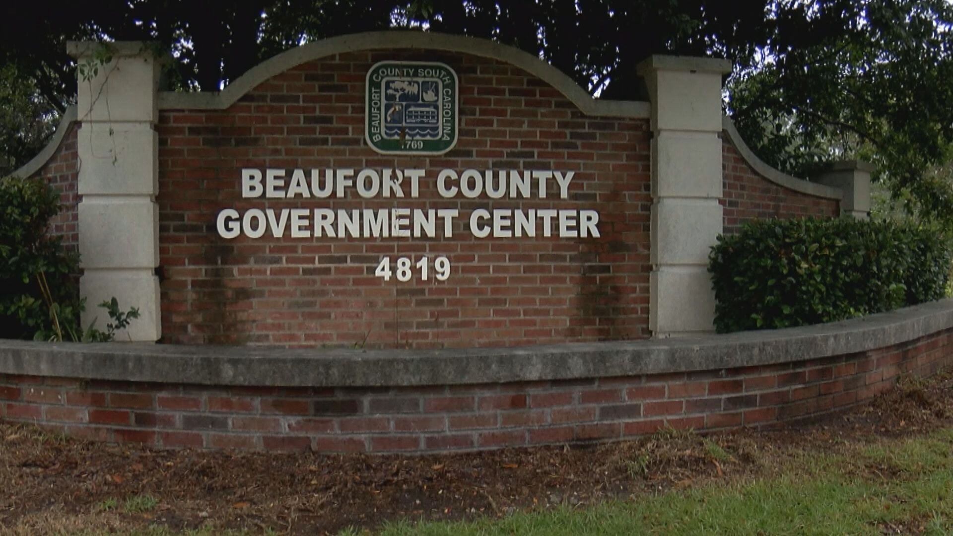 Beaufort County administrator requests investigation into county personnel