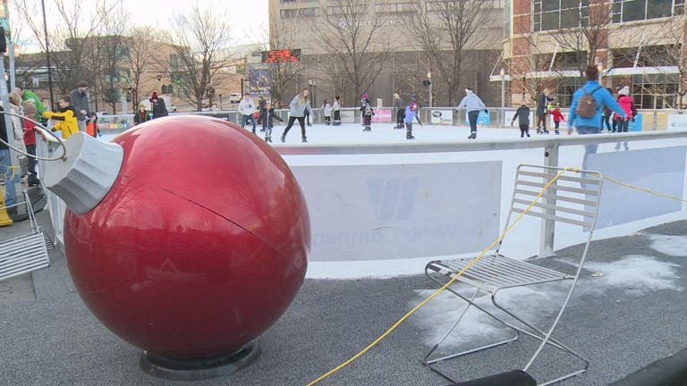 Downtown Lexington holiday events return to Triangle Park with one ...