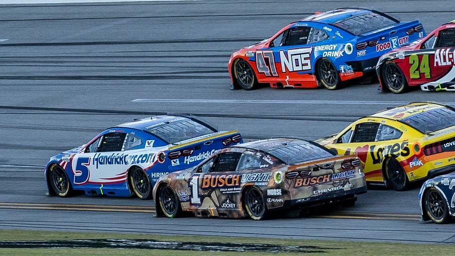 Toby's take: It's time for NASCAR to get rid of the yellow-line rule