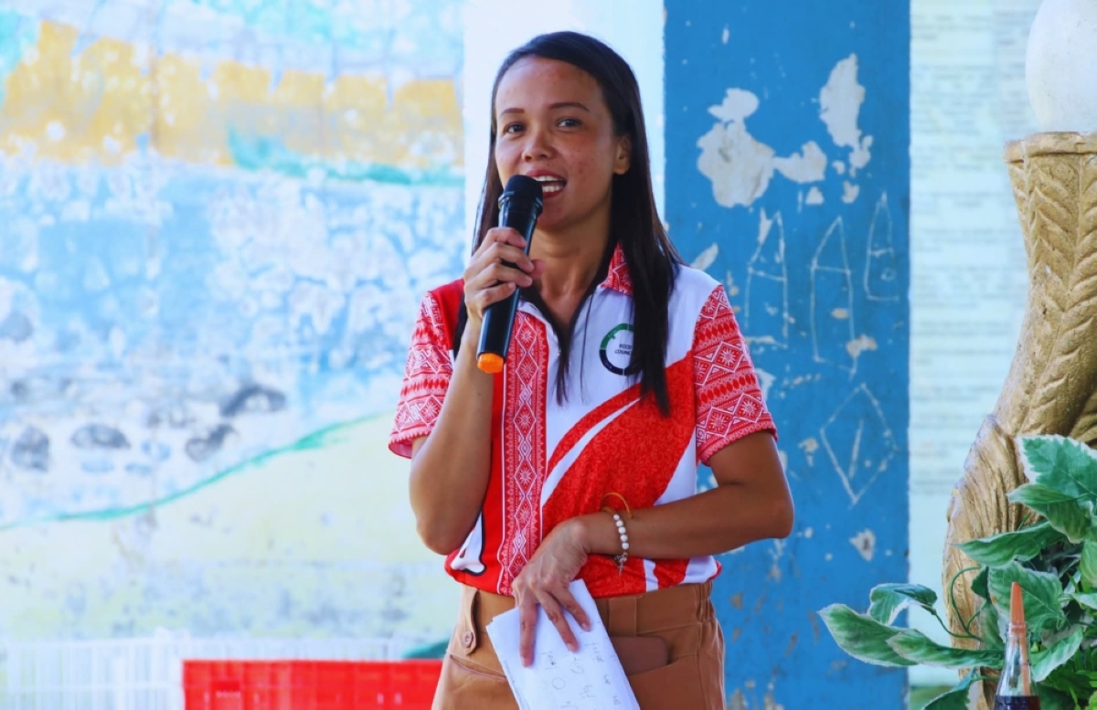Teacher returns to child center to nurture next generation