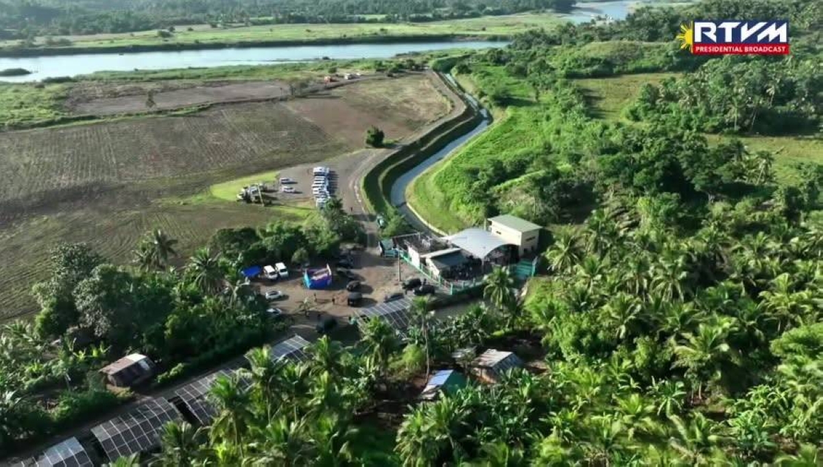 Marcos inaugurates solar irrigation project