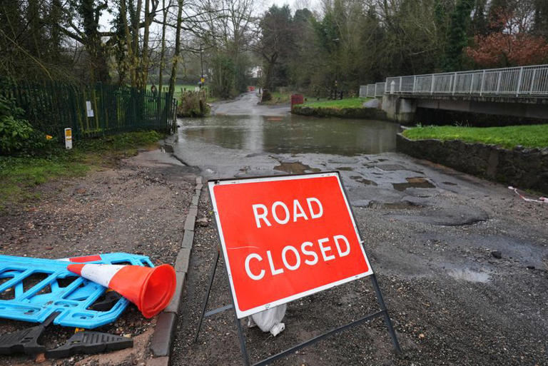 Andy Burnham government lists ten emergency items every UK driver ...