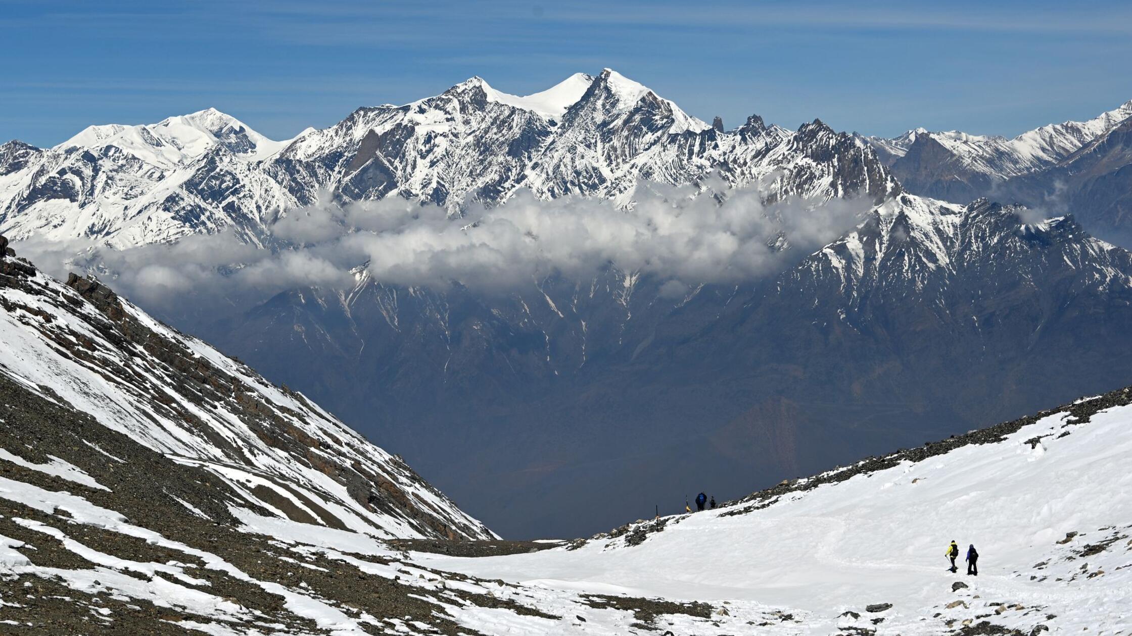 Deutscher im Himalaya 1.500 Meter tief in den Tod gestürzt