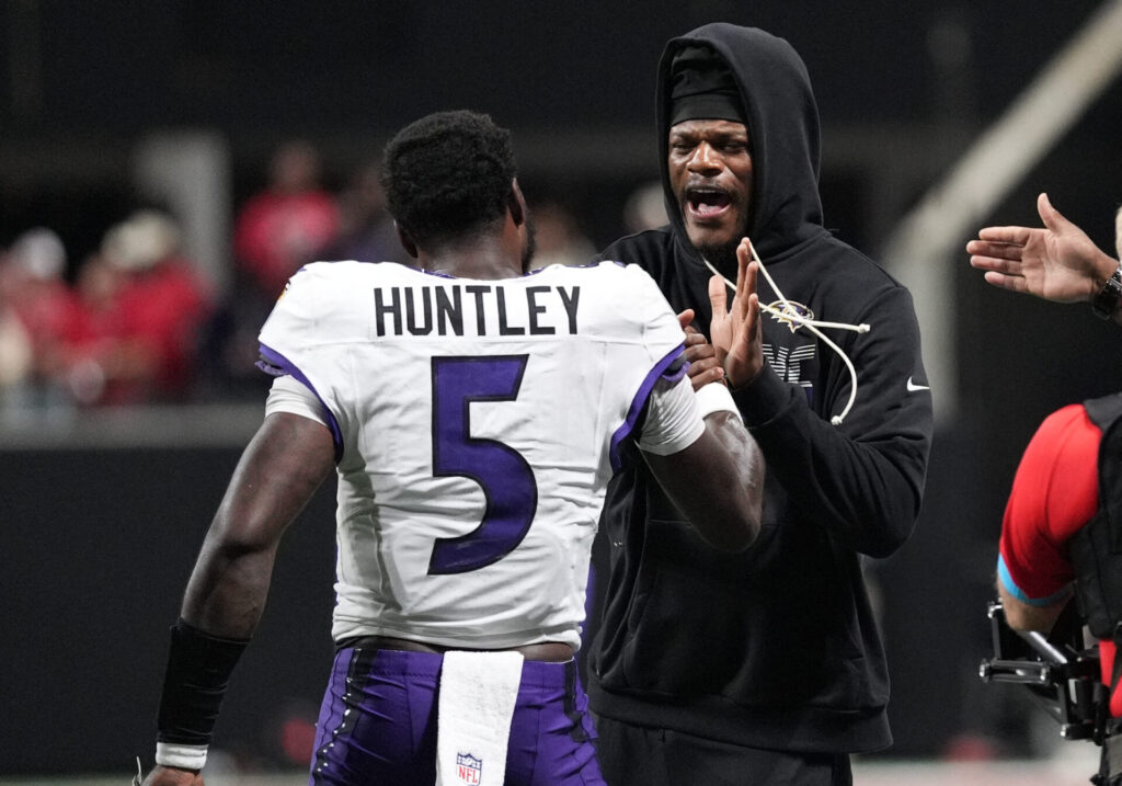 NFL contenders & pretenders after week 7