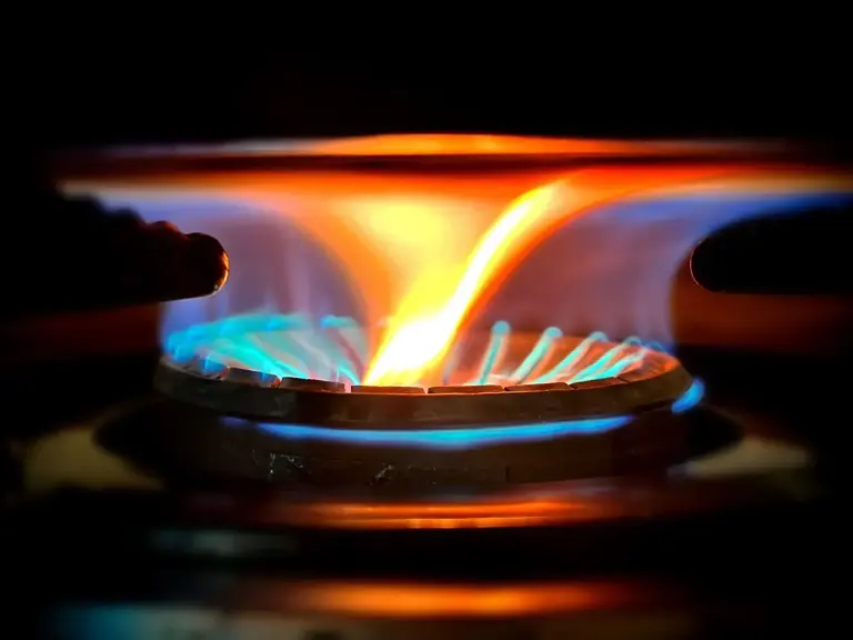 Heat pumps vs. gas furnaces: How running costs compare in cold US climates