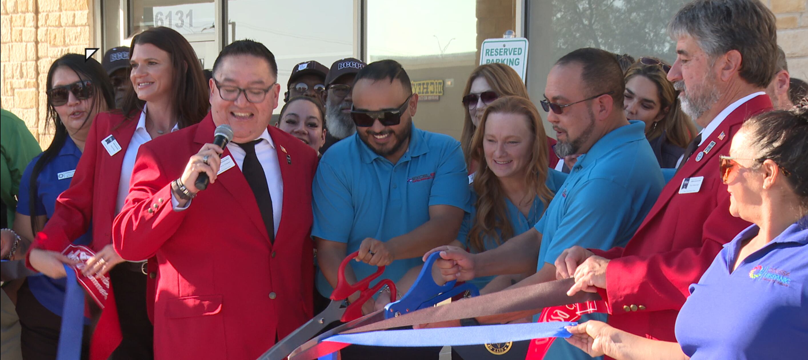 Excel ER celebrates 10 years with ribbon cutting, fall festival