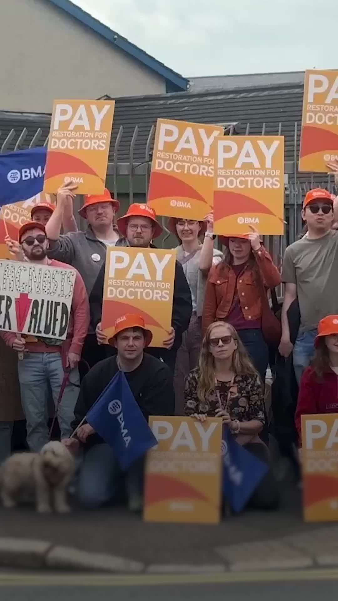 Senior doctors in England plan November strike