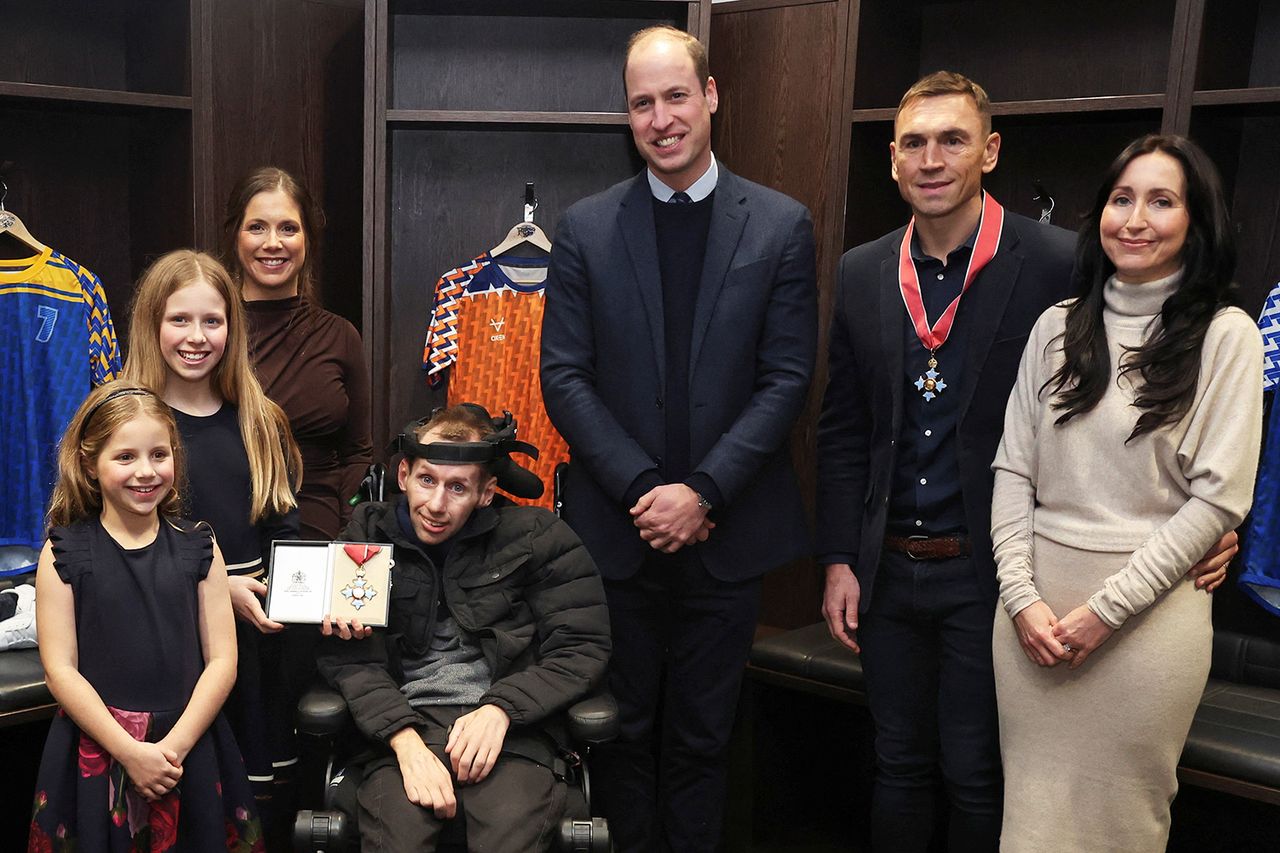 Prince William says rugby star Kevin Sinfield should have been knighted ...