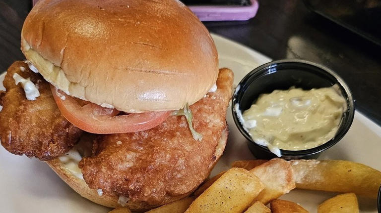 12 sit-down chain restaurants serving up high-quality fish sandwiches