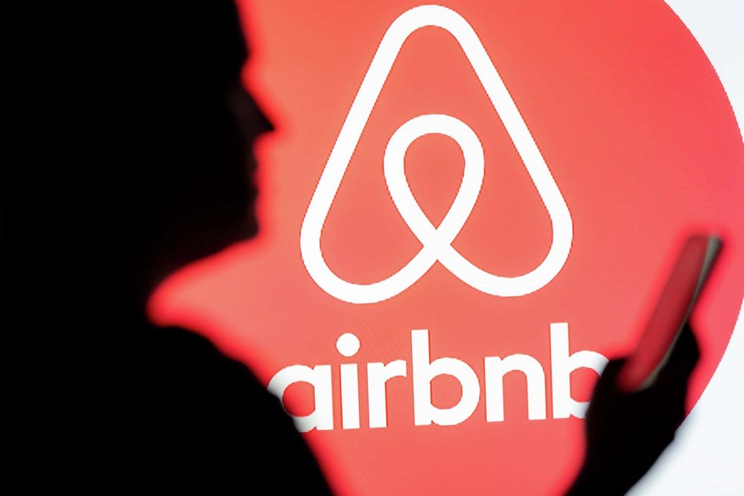They will rob us of toilet paper: Airbnb hosts melt down over new policy