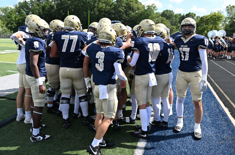 Ann Arbor-area football Monday rewind: Friday night hero winner, look ...