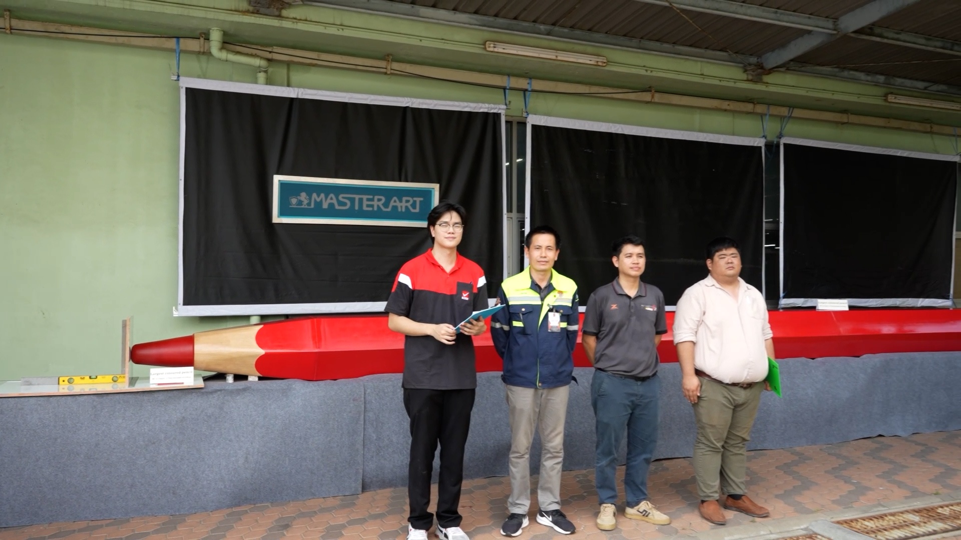 Largest coloured pencil - 10.53 metres long and 0.5 metres wide made by ...