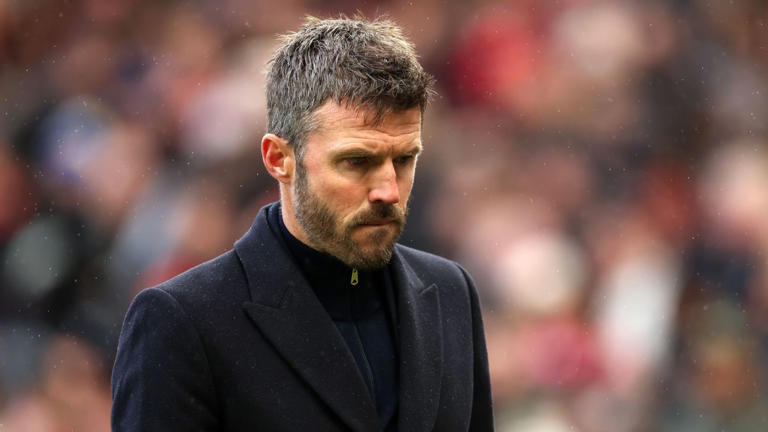 Man United head coach Michael Carrick leaves Carrington amid doubts ...