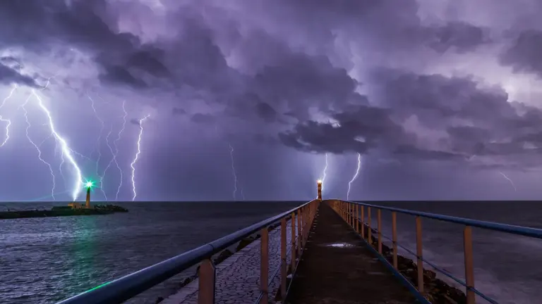 Barometric pressure and its role in daily weather forecasts