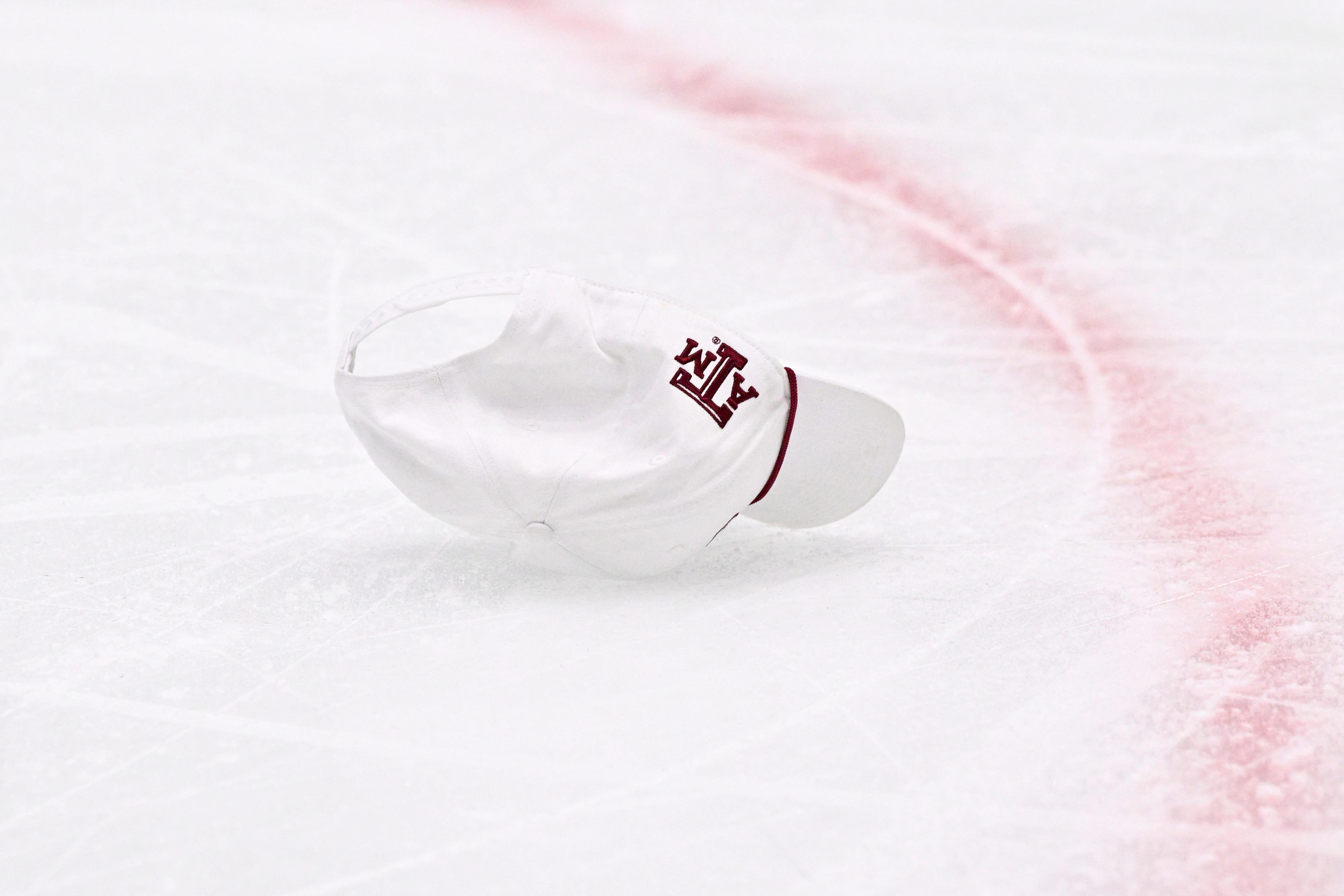 Texas A&M ice hockey dominates rival Texas in 5-1 victory