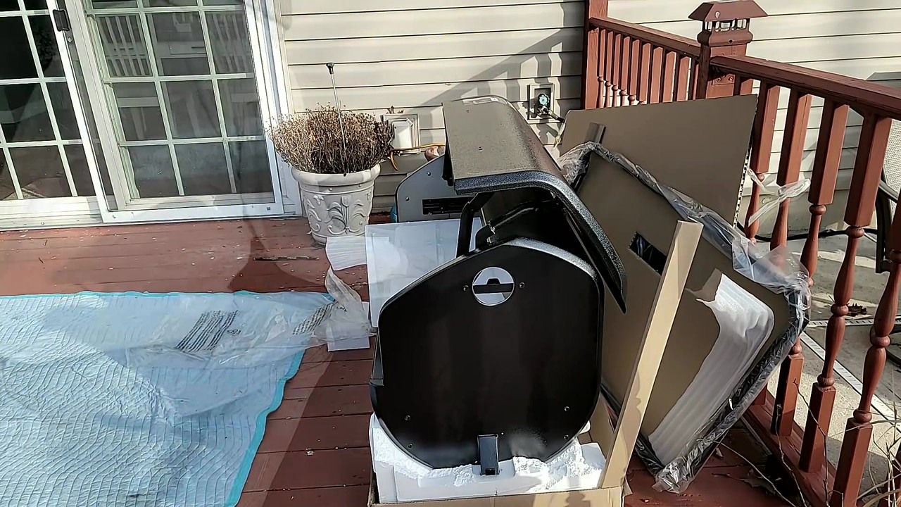 Pit Boss Pro Series 1600 unboxing and assembly