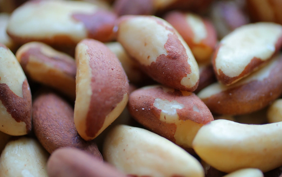 One nut a day keeps selenium in balance