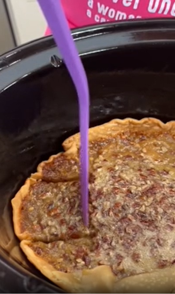 How to make pecan pie in a slow cooker