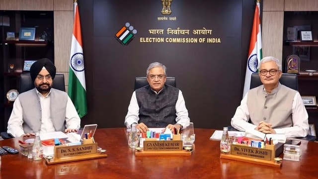 SIR के तीनों फैसले सर्वसम्मति से लिए गए, चुनाव आयोग ने सुप्रीम कोर्ट ...