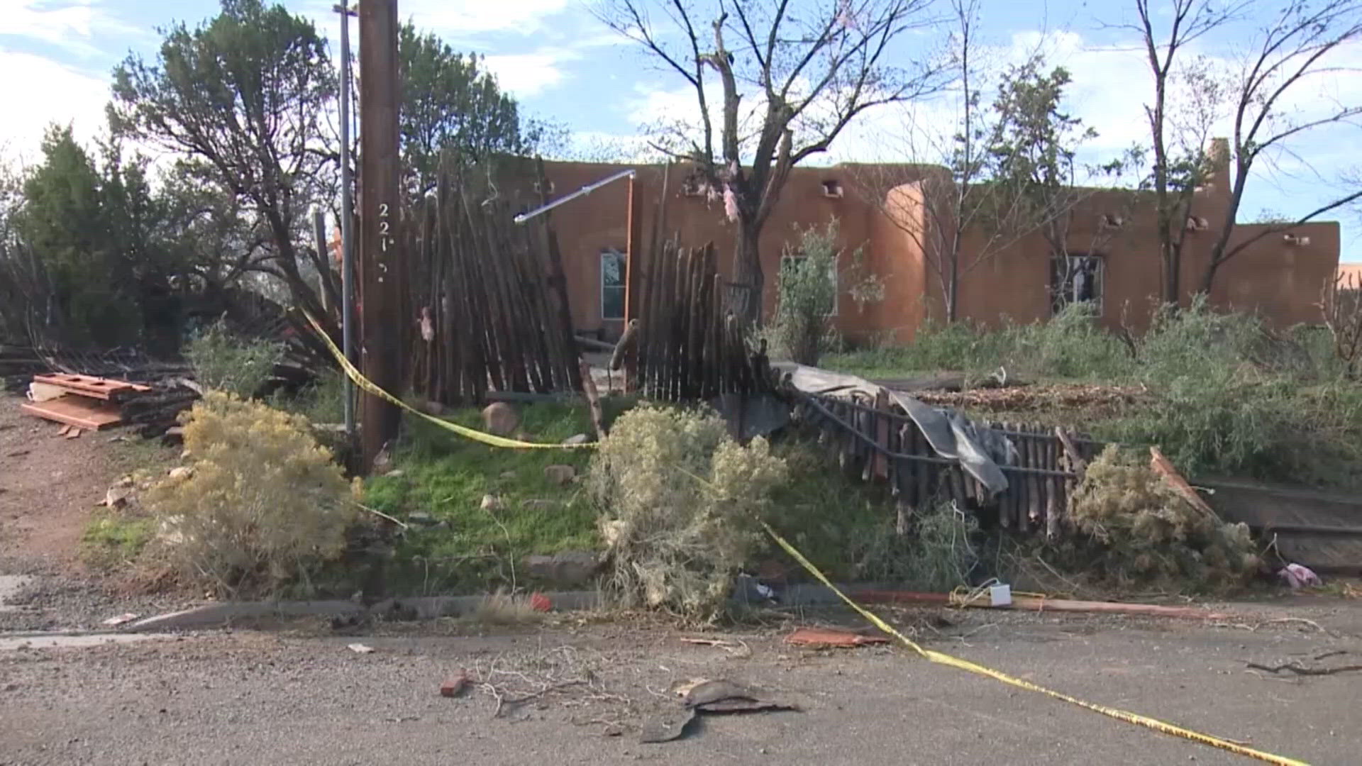 EF-1 tornado damages homes in Santa Fe, New Mexico