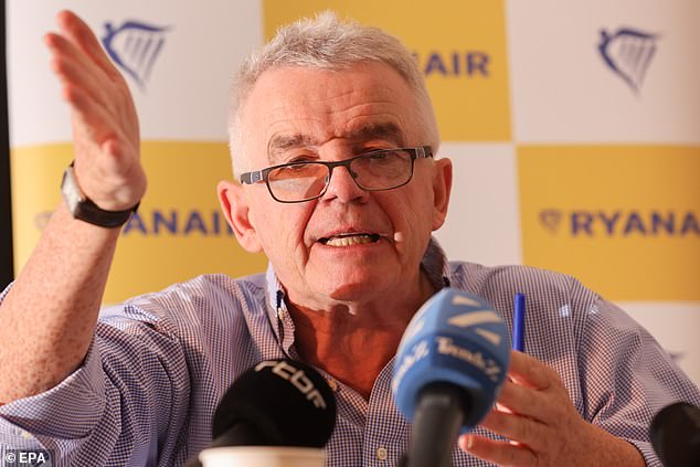 EasyJet strikes deal with Starlink to offer onboard WiFi after Ryanair ...